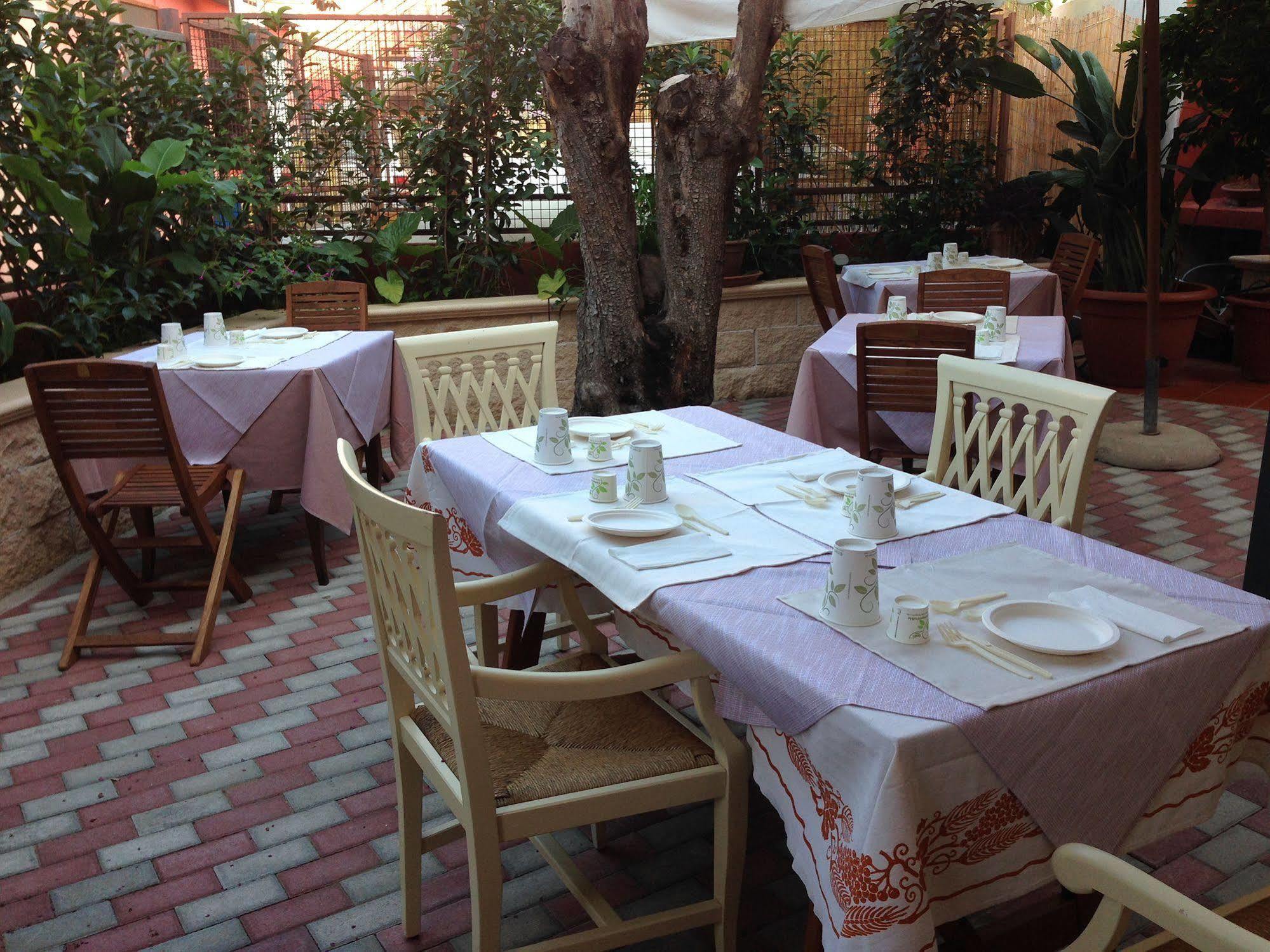Locanda Degli Artisti Tortoli Exterior photo