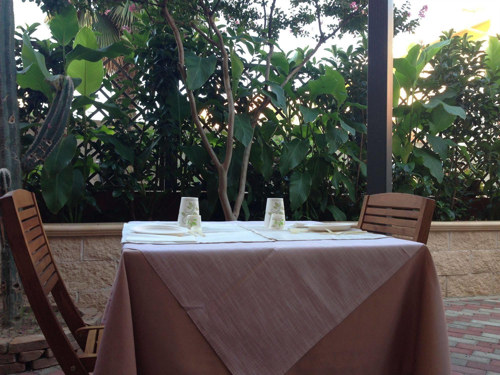 Locanda Degli Artisti Tortoli Exterior photo